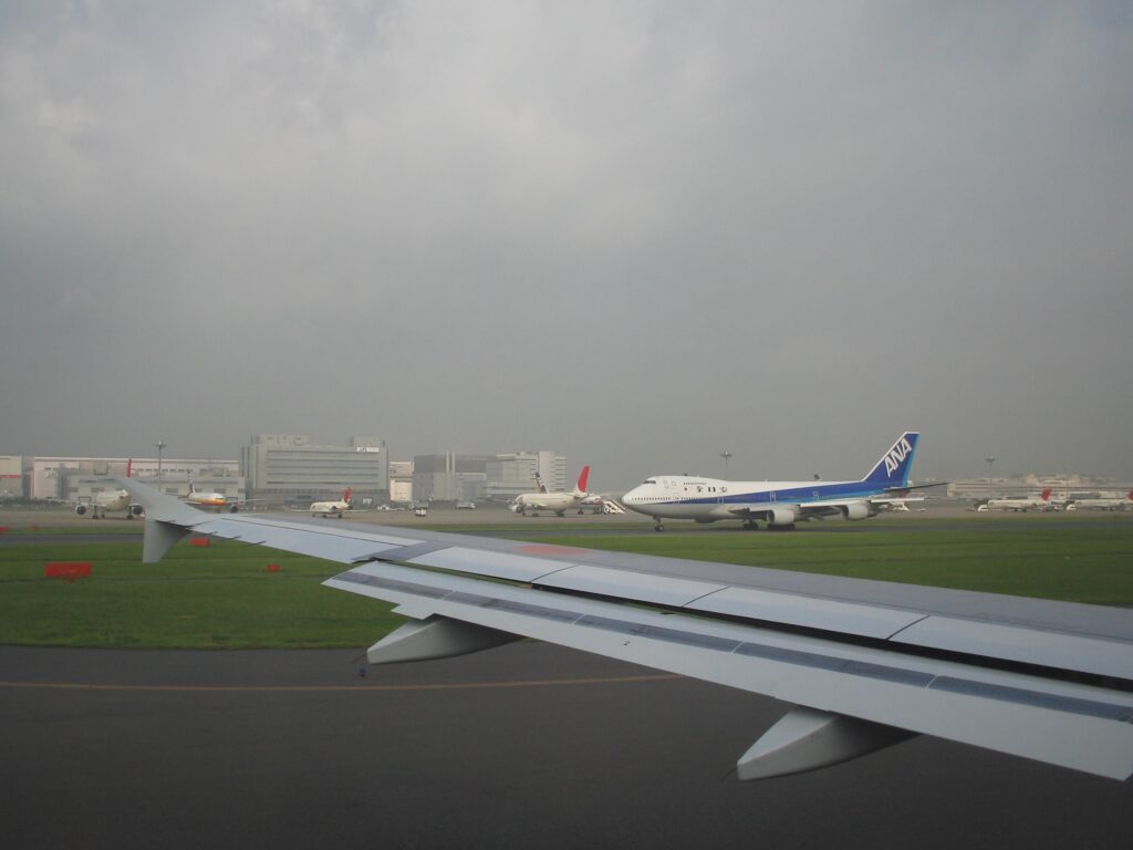 羽田空港離陸前のANA機内