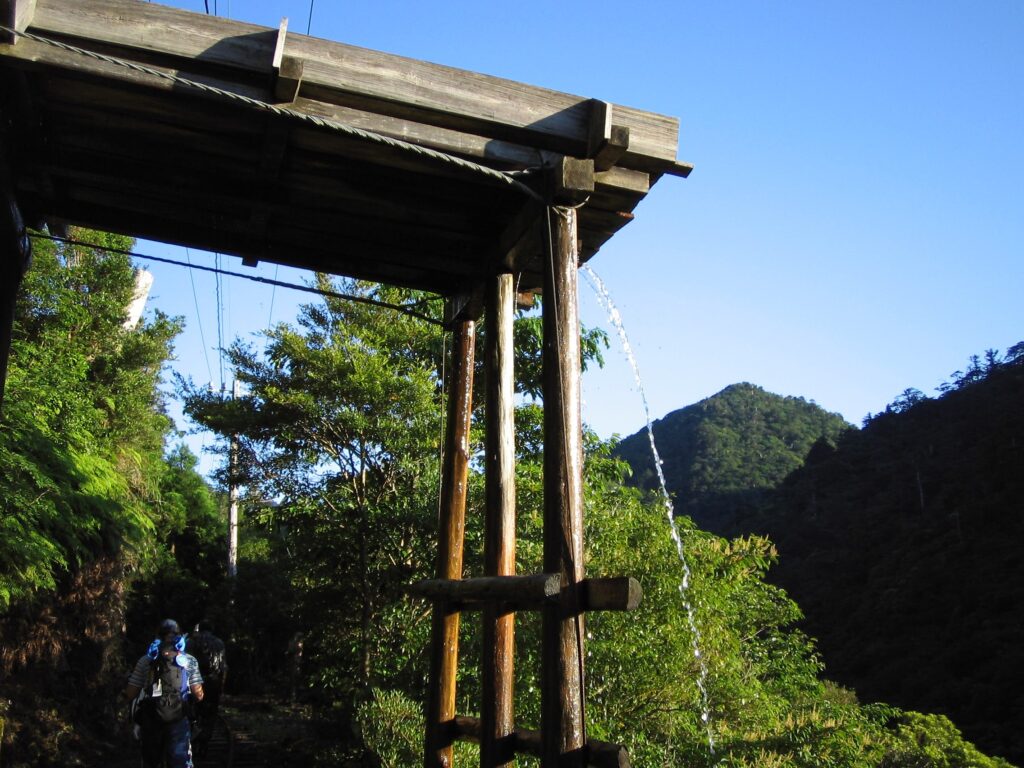 荒川登山口　トロッコ道　登り始め